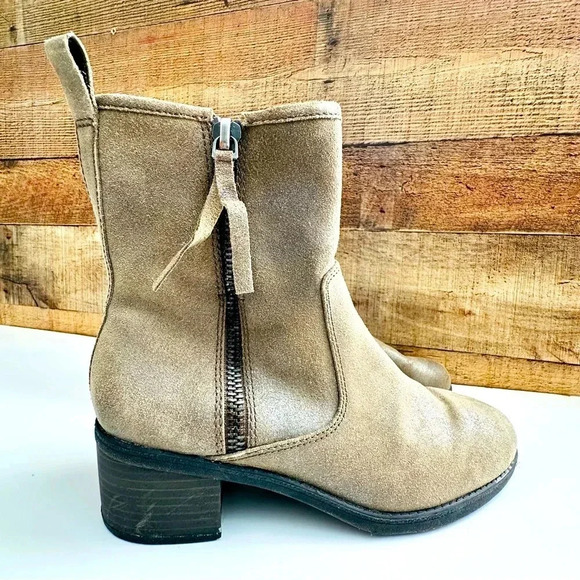 Clark’s Nevella Devon Metallic Dark Taupe Booties - Picture 2 of 8